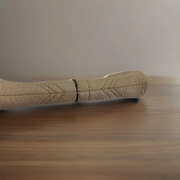 Vintage COACH Soho Kisslock Cosmetic Bag Purse Beige Pebbled Leather Y2K Read - Picture 2 of 7